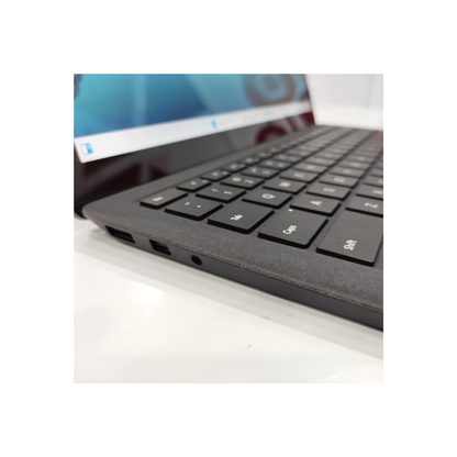 Microsoft Surface Laptop 2 – Intel Core i7 8th Gen – 16GB RAM – 512GB SSD – 13.5” Touchscreen Laptop